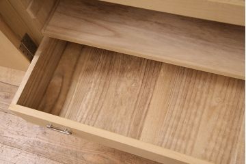 中古　伝統工芸　たっぷりの衣装盆付き!上品な佇まいが魅力的な加茂総桐箪笥(並厚、総桐たんす、衣装箪笥、着物箪笥、和タンス)(定価約140万円)(R-049248)