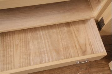 中古　伝統工芸　たっぷりの衣装盆付き!上品な佇まいが魅力的な加茂総桐箪笥(並厚、総桐たんす、衣装箪笥、着物箪笥、和タンス)(定価約140万円)(R-049248)