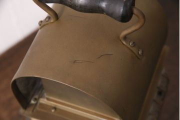 イギリスビンテージ　平芯5分芯　置いてあるだけでお洒落!古びた風合いが格好良い真鍮製オイルランタン(ランプ、ディスプレイ)(R-049252)