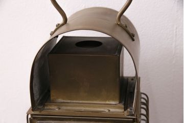 イギリスビンテージ　平芯5分芯　置いてあるだけでお洒落!古びた風合いが格好良い真鍮製オイルランタン(ランプ、ディスプレイ)(R-049252)