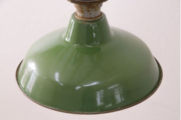 アンティーク照明　昭和レトロ　グリーンカラーが空間のアクセントになる天井照明(吊り下げ照明、ペンダントライト、シェード)(R-049253)