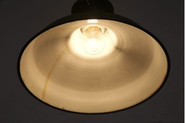 アンティーク照明　昭和レトロ　グリーンカラーが空間のアクセントになる天井照明(吊り下げ照明、ペンダントライト、シェード)(R-049253)