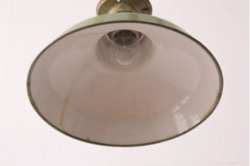 アンティーク照明　昭和レトロ　グリーンカラーが空間のアクセントになる天井照明(吊り下げ照明、ペンダントライト、シェード)(R-049253)