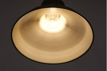 アンティーク照明　昭和レトロ　グリーンカラーがお洒落で目を引く天井照明(吊り下げ照明、ペンダントライト、シェード)(R-049254)