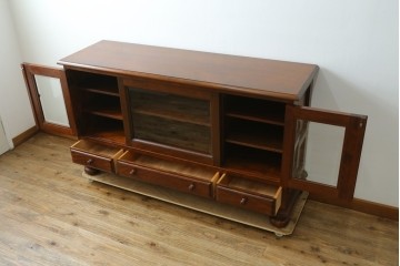 中古　松本民芸家具　C-II型　シックな佇まいが和洋折衷の空間に取り入れやすいC-型サイドボード　定価約60万5千円　(R-049257)