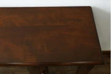 中古　松本民芸家具　C-II型　シックな佇まいが和洋折衷の空間に取り入れやすいC-型サイドボード　定価約60万5千円　(R-049257)