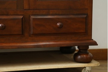 中古　松本民芸家具　C-II型　シックな佇まいが和洋折衷の空間に取り入れやすいC-型サイドボード　定価約60万5千円　(R-049257)