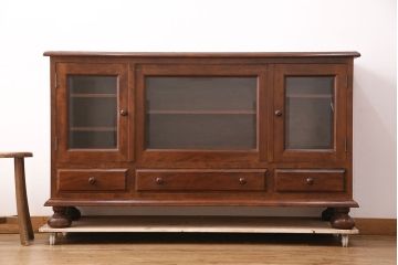 中古　松本民芸家具　C-II型　シックな佇まいが和洋折衷の空間に取り入れやすいC-型サイドボード(リビングボード、キャビネット、戸棚、収納棚)(定価約60万5千円)(R-049257)