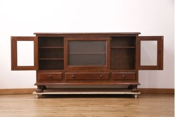 中古　松本民芸家具　C-II型　シックな佇まいが和洋折衷の空間に取り入れやすいC-型サイドボード(リビングボード、キャビネット、戸棚、収納棚)(定価約60万5千円)(R-049257)