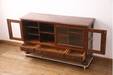 中古　松本民芸家具　C-II型　シックな佇まいが和洋折衷の空間に取り入れやすいC-型サイドボード(リビングボード、キャビネット、戸棚、収納棚)(定価約60万5千円)(R-049257)