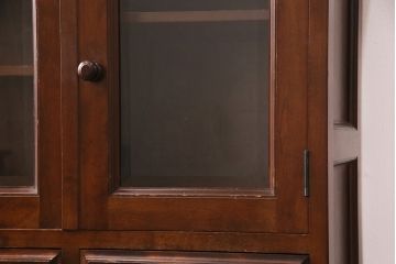 中古　松本民芸家具　C-II型　シックな佇まいが和洋折衷の空間に取り入れやすいC-型サイドボード(リビングボード、キャビネット、戸棚、収納棚)(定価約60万5千円)(R-049257)