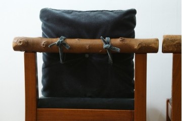 和製ヴィンテージ　民芸家具　チーク材　どっしりとした重厚感のあるチェア2脚セット　(R-049261)