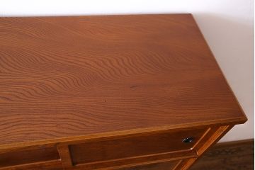中古美品　二本松工藝館　田中家具　欅(ケヤキ)材の美しい木目が堪能できる上質な茶タンス(定価約25万円)(茶箪笥、飾り棚)(R-049263)