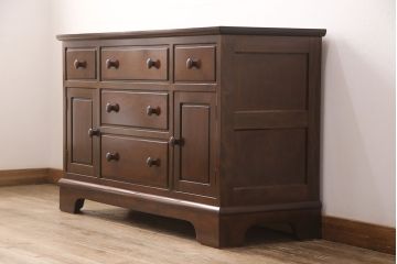 中古　松本民芸家具　特注品!　洗練された佇まいが品の良さを高めるサイドボード(リビングボード、収納棚、戸棚)(R-049265)