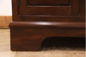 中古　松本民芸家具　特注品!　洗練された佇まいが品の良さを高めるサイドボード(リビングボード、収納棚、戸棚)(R-049265)