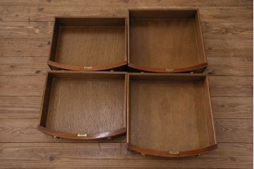 中古　アメリカ高級輸入家具　マホガニー材　丁寧な作り込みが気品漂う引き出し付きテーブル(定価約120万円)(オケージョナルテーブル、ドラムテーブル、回転テーブル、ダイニングテーブル)(R-049268)