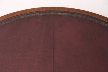中古　アメリカ高級輸入家具　マホガニー材　丁寧な作り込みが気品漂う引き出し付きテーブル(定価約120万円)(オケージョナルテーブル、ドラムテーブル、回転テーブル、ダイニングテーブル)(R-049268)