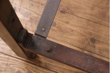 イギリスアンティーク　オーク材の木味と彫りがアクセントになったベッドフレーム(ダブルベッド)(R-049269)