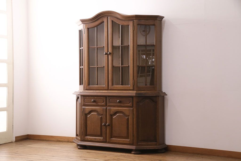 新古　未使用展示品　ベルギー輸入家具　飾り棚におすすめ!落ち着いた色合いのナラ材製のキャビネット(定価約40万円)(食器棚、収納棚、本箱)(R-049270)