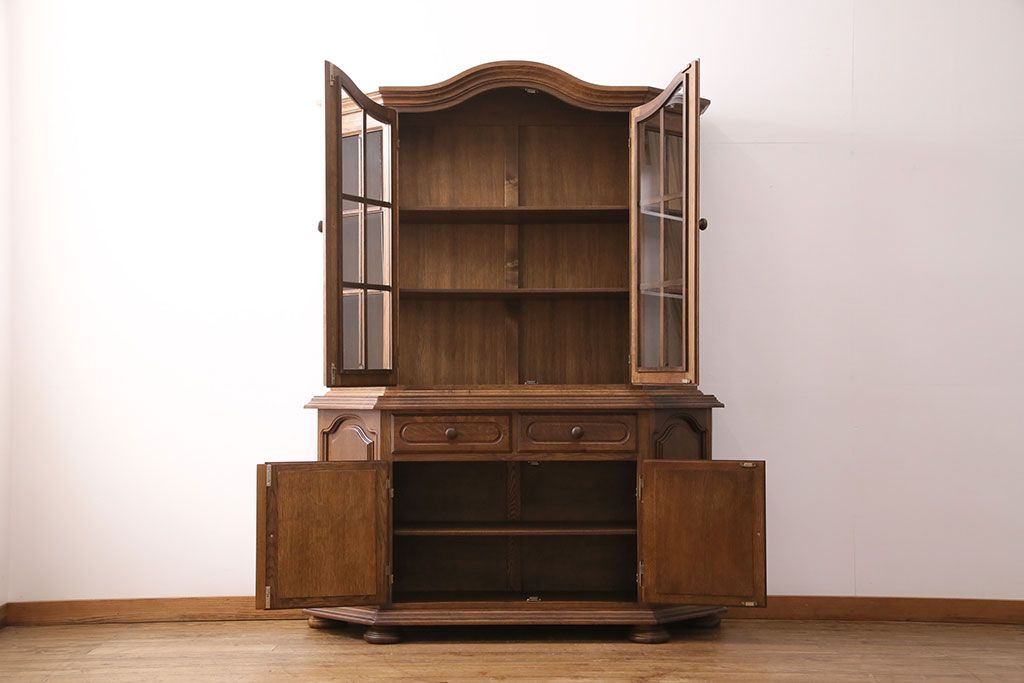 新古　未使用展示品　ベルギー輸入家具　飾り棚におすすめ!落ち着いた色合いのナラ材製のキャビネット(定価約40万円)(食器棚、収納棚、本箱)(R-049270)