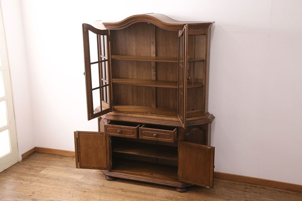 新古　未使用展示品　ベルギー輸入家具　飾り棚におすすめ!落ち着いた色合いのナラ材製のキャビネット(定価約40万円)(食器棚、収納棚、本箱)(R-049270)