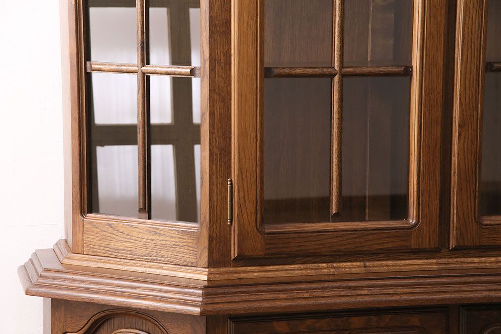 新古　未使用展示品　ベルギー輸入家具　飾り棚におすすめ!落ち着いた色合いのナラ材製のキャビネット(定価約40万円)(食器棚、収納棚、本箱)(R-049270)