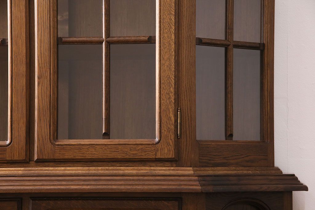 新古　未使用展示品　ベルギー輸入家具　飾り棚におすすめ!落ち着いた色合いのナラ材製のキャビネット(定価約40万円)(食器棚、収納棚、本箱)(R-049270)