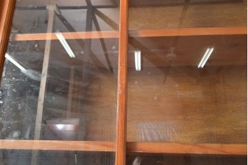 和製アンティーク　昭和中期　人気の薄型!　重ねガラス戸棚(収納棚、キャビネット、食器棚、飾り棚)(R-049271)