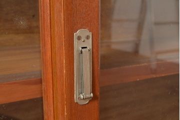 和製アンティーク　昭和中期　人気の薄型!　重ねガラス戸棚(収納棚、キャビネット、食器棚、飾り棚)(R-049271)