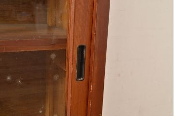 和製アンティーク　昭和中期　人気の薄型!　重ねガラス戸棚(収納棚、キャビネット、食器棚、飾り棚)(R-049271)