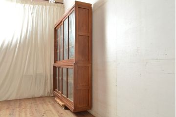 和製アンティーク　昭和中期　人気の薄型!　重ねガラス戸棚(収納棚、キャビネット、食器棚、飾り棚)(R-049271)