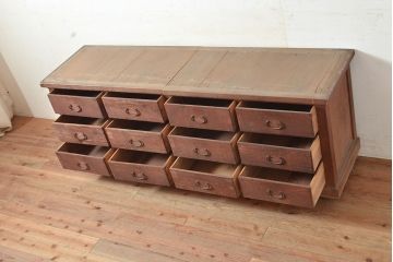 和製アンティーク　左右で使い分けが出来る、引き出し12杯のレトロなチェスト(引き出し、タンス、ローボード)(R-049278)