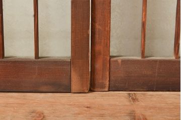 アンティーク建具　どこか懐かしさが漂うレトロなガラス入り格子戸2枚セット(引き戸、窓、建具)(R-049285)