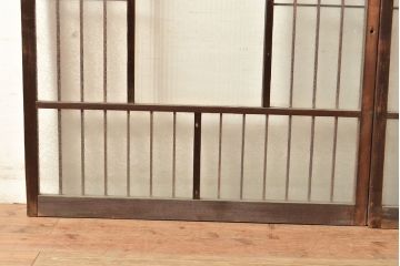 アンティーク建具　どこか懐かしさが漂うレトロなガラス入り格子戸2枚セット(引き戸、窓、建具)(R-049285)
