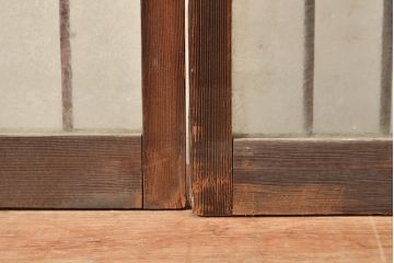 アンティーク建具　どこか懐かしさが漂うレトロなガラス入り格子戸2枚セット(引き戸、窓、建具)(R-049285)