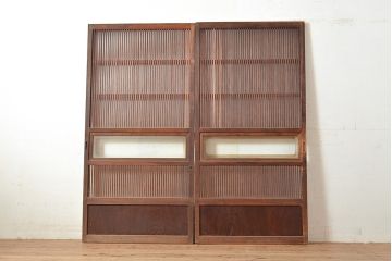 アンティーク建具　整然と並ぶ縦桟が情緒溢れる格子戸2枚セット(引き戸、建具)(R-049287)