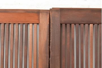 アンティーク建具　整然と並ぶ縦桟が情緒溢れる格子戸2枚セット(引き戸、建具)(R-049287)