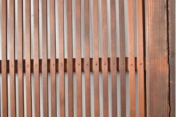 アンティーク建具　整然と並ぶ縦桟が情緒溢れる格子戸2枚セット(引き戸、建具)(R-049287)