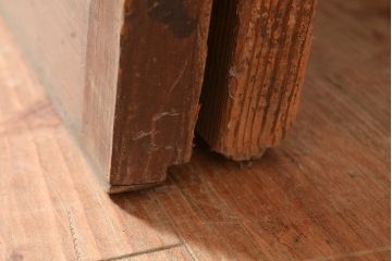 アンティーク建具　整然と並ぶ縦桟が情緒溢れる格子戸2枚セット(引き戸、建具)(R-049287)