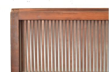 アンティーク建具　整然と並ぶ縦桟が情緒溢れる格子戸2枚セット(引き戸、建具)(R-049287)