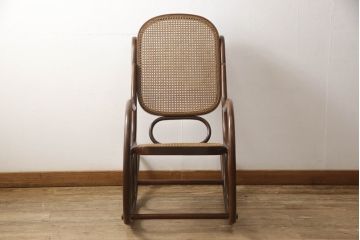 ビンテージ家具　希少　秋田木工　木の味わいと美しいフォルムが魅力的なロッキングチェア(アームチェア、揺り椅子、ヴィンテージ)(R-049292)