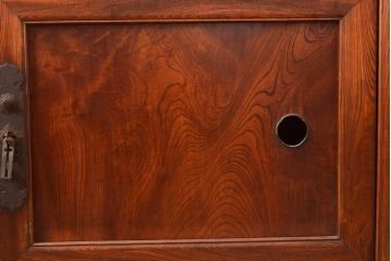 アンティーク家具　和製アンティーク　上手物!六尺　前面総ケヤキ材 美しい杢目を堪能できる箪笥サイドボード(収納箪笥、夜具箪笥、布団箪笥、水屋箪笥)(R-049298)