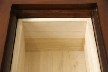 中古　総ケヤキ材　四尺　杢目が美しい!和の趣漂う重厚な佇まいの関西長火鉢(木製火鉢、囲炉裏)(R-049303)