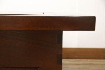 中古　総ケヤキ材　四尺　杢目が美しい!和の趣漂う重厚な佇まいの関西長火鉢(木製火鉢、囲炉裏)(R-049303)