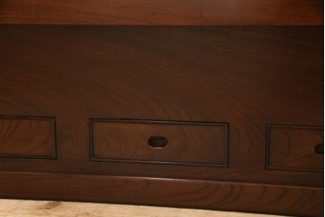 中古　総ケヤキ材　四尺　杢目が美しい!和の趣漂う重厚な佇まいの関西長火鉢(木製火鉢、囲炉裏)(R-049303)