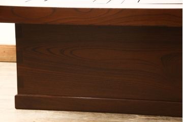 中古　総ケヤキ材　四尺　杢目が美しい!和の趣漂う重厚な佇まいの関西長火鉢(木製火鉢、囲炉裏)(R-049303)