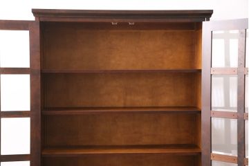 中古　北海道民芸家具　和洋折衷どちらのお部屋にも馴染むブックケース(本箱、収納棚、キャビネット、飾り棚)(R-049308)