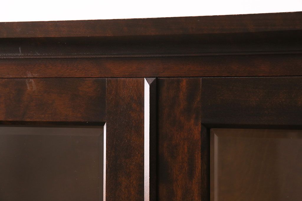 中古　北海道民芸家具　和洋折衷どちらのお部屋にも馴染むブックケース(本箱、収納棚、キャビネット、飾り棚)(R-049308)