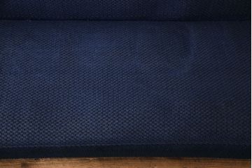 和製ヴィンテージ　ひじ掛けのデザインがおしゃれな2人掛けソファ(ラブソファ、2P、二人掛け、アームソファ、ビンテージ)(R-049312)