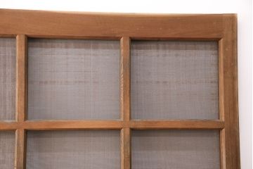 アンティーク建具　総ケヤキ材　金網付き　銅製の巾着金具と波をうつ杢目が魅力の格子蔵戸(きつね格子、狐格子、引き戸、玄関戸、建具、格子戸、マス目、升目)(R-049320)